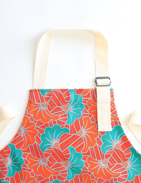 Adjustable children's apron