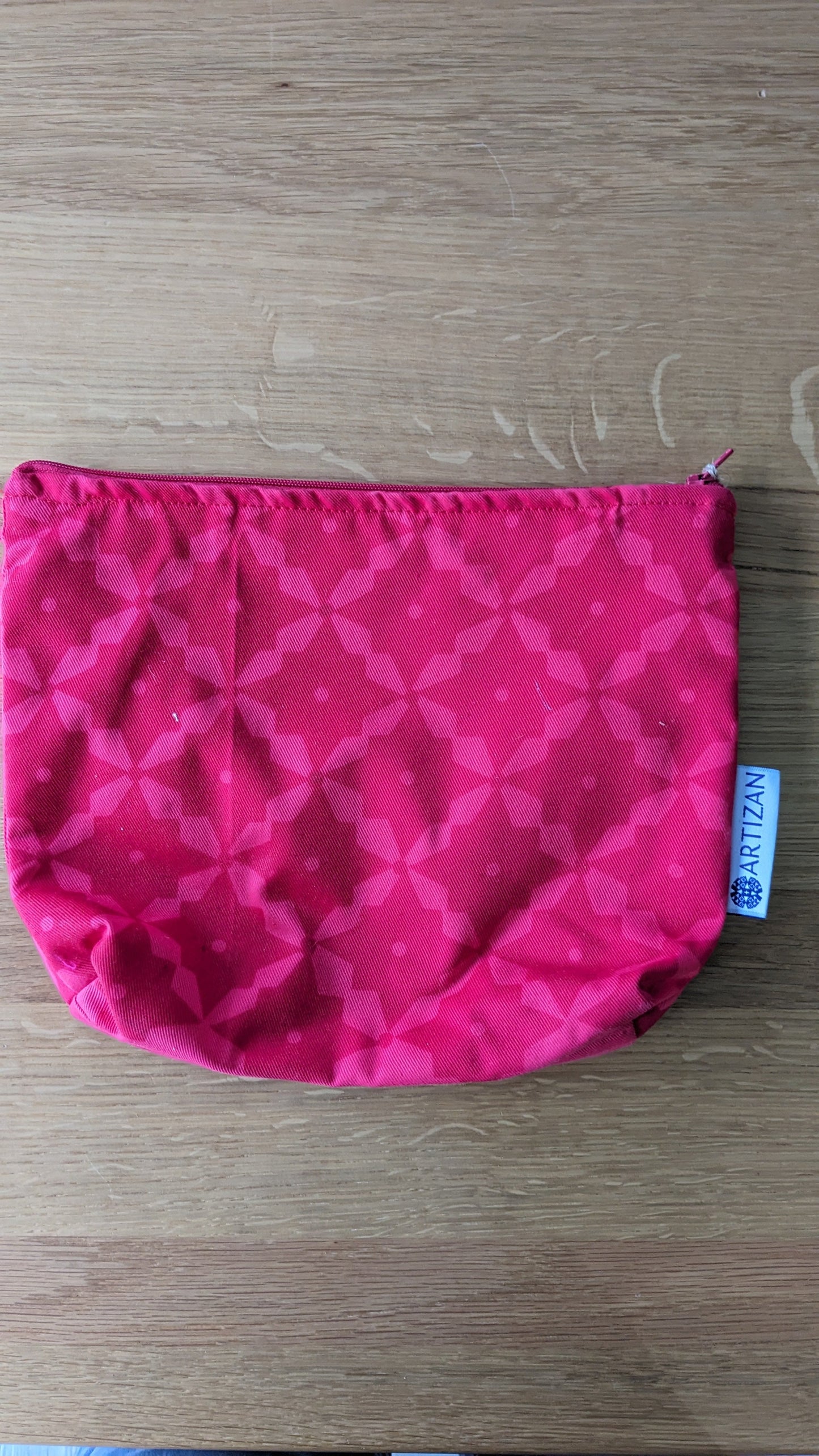 Pouch with zip